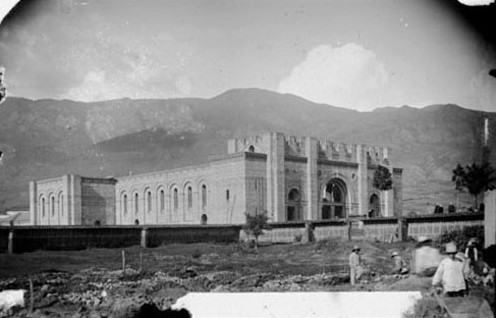 Archivo:Catedral Metropolitana de Medellin-fecha 01-01-1913.JPG