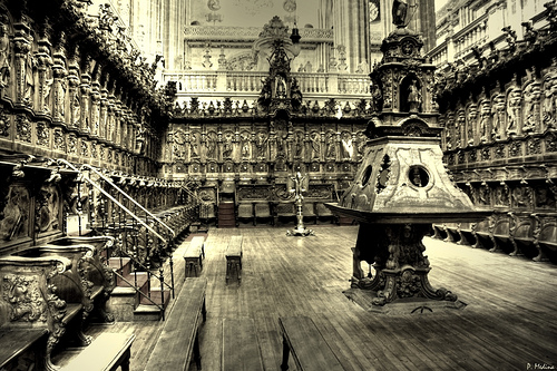 Coro de la Catedral nueva de Salamanca ubicado en la nave central