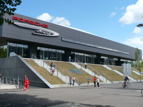 Archivo:Porsche-Arena-Suedfront.jpg