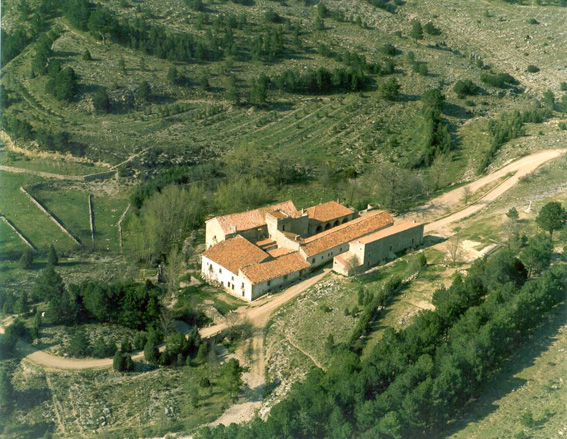 Archivo:Santuario de San Juan Bautista de Peñagolosa y Santa Bárbara.jpg