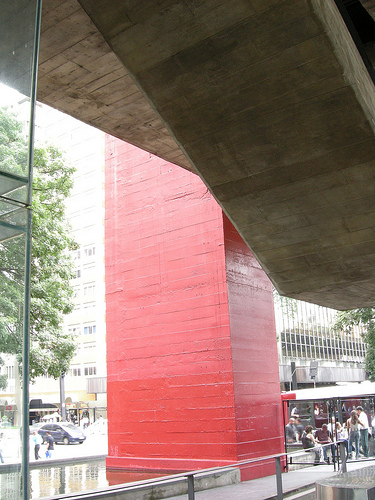 Archivo:Lina Bo Bardi.Museo de Arte de Sao Paulo.3.jpg