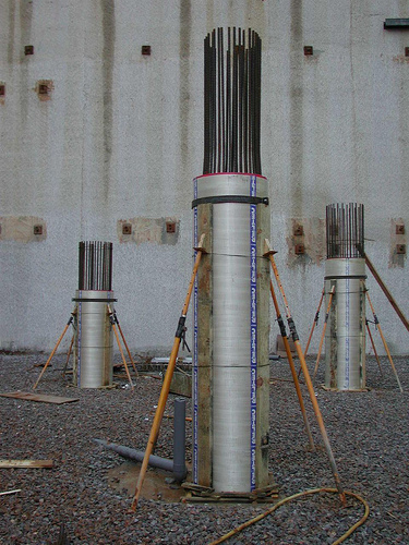 Construcción de pilares con encofrados metálicos