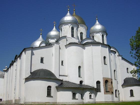 Archivo:Cathedral of St. Sophia, the Holy Wisdom of God in Novgorod, Russia.jpg