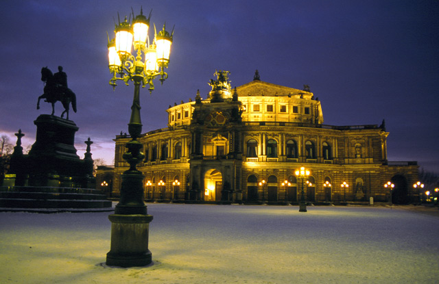 Archivo:Semperoper Dresden.jpg