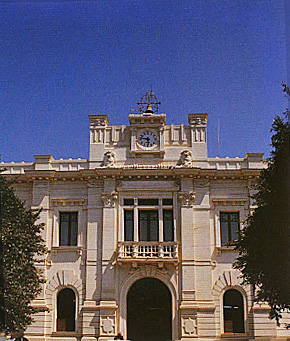 Archivo:Reggio calabria palazzo san giorgio facciata.jpg