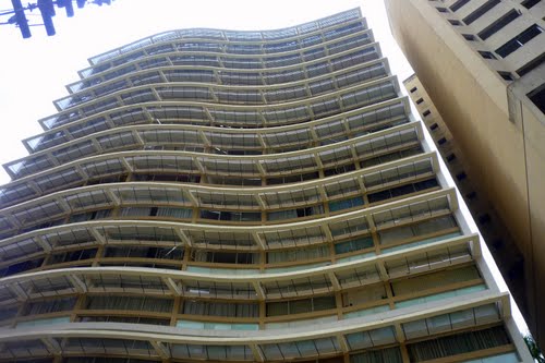 Archivo:Niemeyer.EdificioItatiaia.jpg