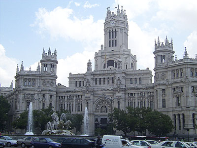 Archivo:Plaza de Cibeles - Palacio de Communicaciones Madrid 2002.jpg