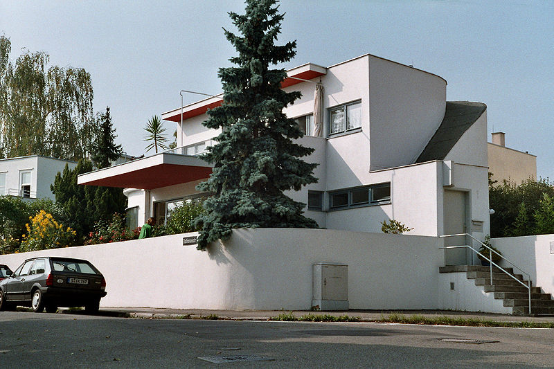 Archivo:Weissenhof photo house Hans Scharoun east side Stuttgart Germany 2005-10-08.jpg