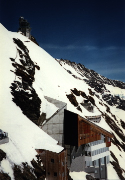 Archivo:Jungfrau buildings-250px.jpg