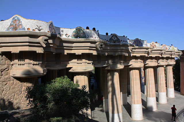 Archivo:Gaudi.SalaHipostila.1.jpg
