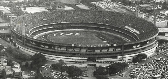 Archivo:VilanovaArtigas.EstadioMorumbi.jpg