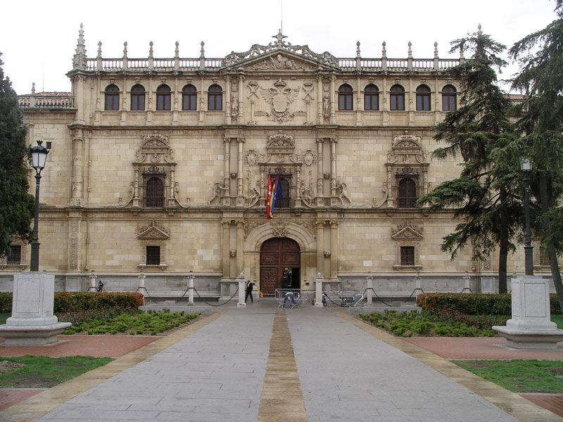 Archivo:Universidad de Alcala.jpg