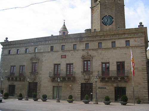 Archivo:Ayuntamiento deCervera.jpg