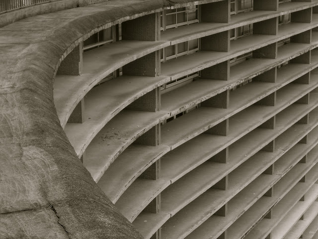 Archivo:Niemeyer.EdificioCopan4.jpg
