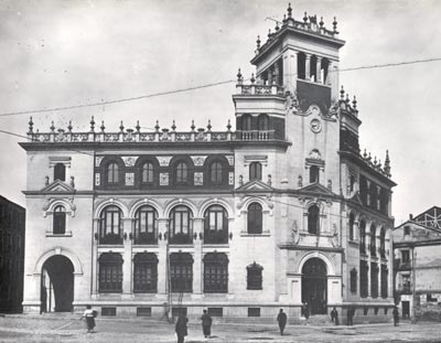 Archivo:Palacio Correos VA años 20.jpg