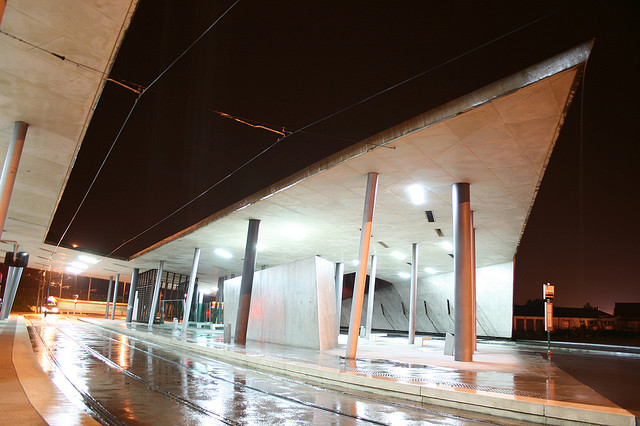 Archivo:Zaha Hadid.Terminal intermodal.6.jpg
