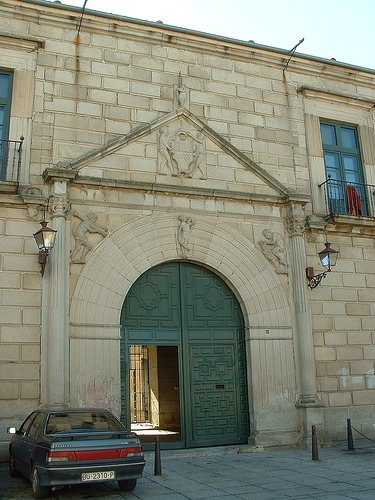 Archivo:Palacio episcopal de Segovia.Portada.jpg