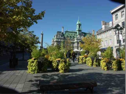 Archivo:Place Jacques-Cartier, Montreal 2005-10-21.jpg