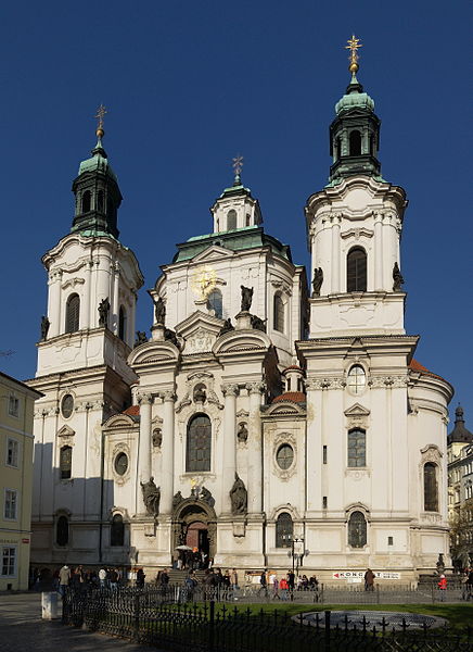 Archivo:Church of St Nicholas of Old Town in Prague 2010.jpg