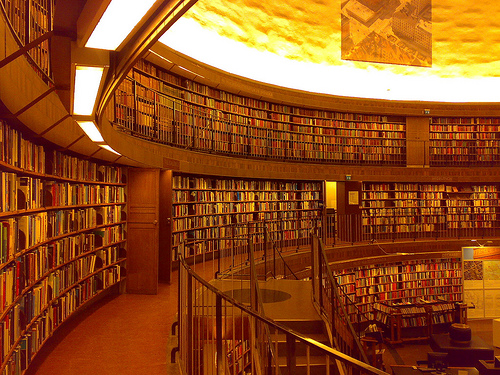 Archivo:Biblioteca publica de Estocolmo.3.jpg