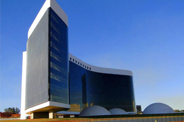 Archivo:Niemeyer.TribunalSuperiorElectoral.jpg
