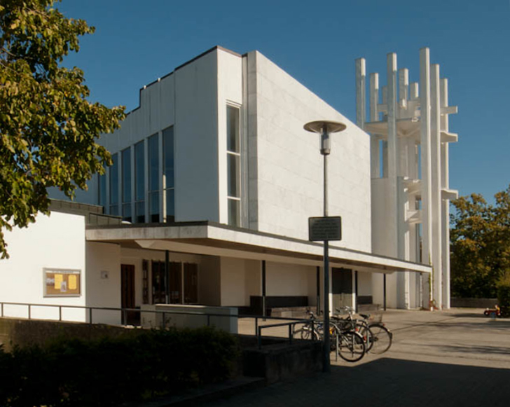 Archivo:Aalto.IglesiaDetmerode.3.jpg