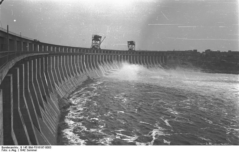 Archivo:Bundesarchiv B 145 Bild-F016197-0003, Wasserkraftwerk am Dnjepr.jpg
