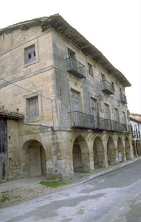 Archivo:Palacio de los Montoya.jpg