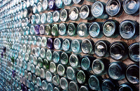 Archivo:Bottle-wall.jpg