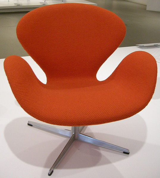 Archivo:Ngv design, arne jacobsen, swan chair, 1958.JPG
