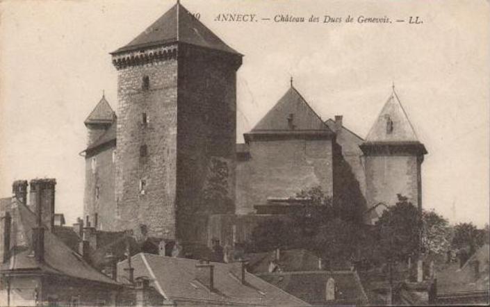 Archivo:74-Annecy-Château des ducs du Genevois-vers 1910.JPG
