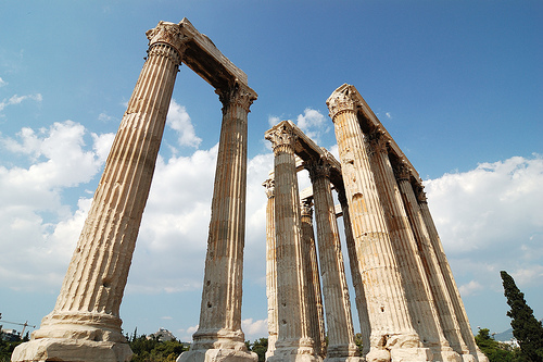 Archivo:Temple of Zeus, Athens.jpg