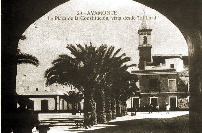 Archivo:Plaza de la Laguna-El toril.jpg
