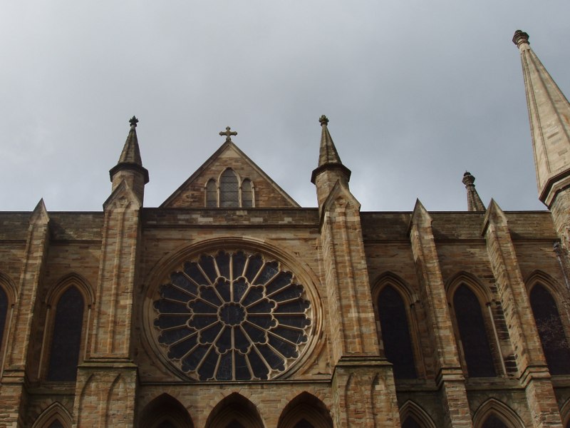Archivo:Durham cathedral rose window.jpg