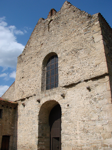 Archivo:SanMiguelCuxa.fachada iglesia.jpg
