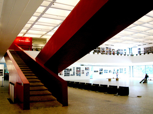 Archivo:Lina Bo Bardi.Museo de Arte de Sao Paulo.5.jpg