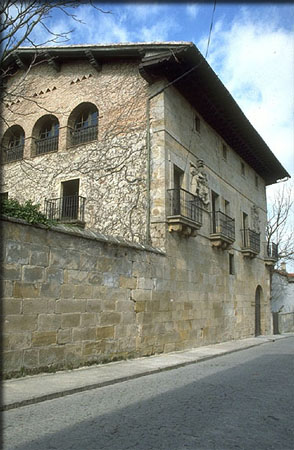 Archivo:Palacio Azkarraga.jpg