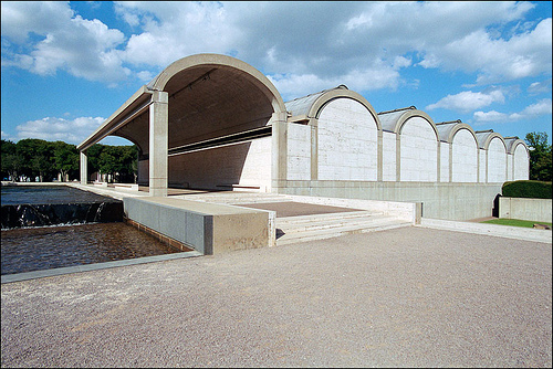 Archivo:Louis Kahn.Museo de Arte Kimbell.1.jpg