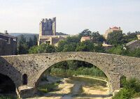 Vista general, con el Pont Vieux, unico medio de acceso entre el pueblo y la abadía durante la Edad media