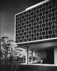 Costa.Niemeyer.PabellonBrasil.6.jpg