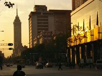 Fotografía tomada desde la Avenida Juárez, Torre Latino al fondo.
