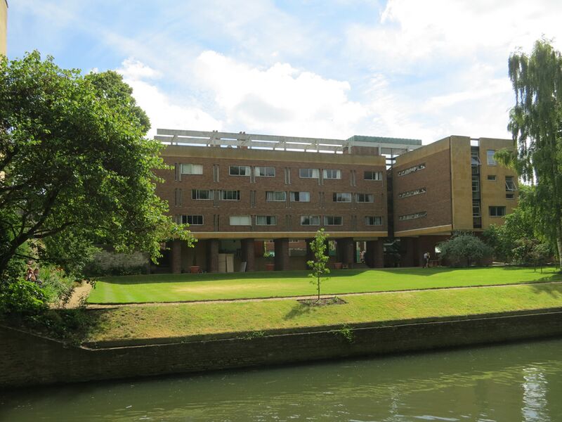 Archivo:Erasmus building, Queens' College, Cambridge.JPG