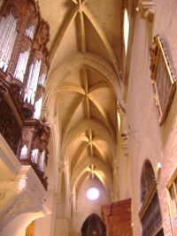 Bóvedas góticas de la nave de la epístola.