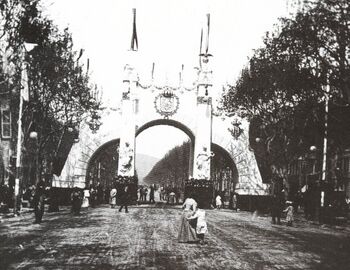 Arco de Triunfo en honor de Alfonso XIII.