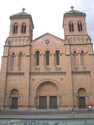 Catedral Metropolitana de Medellin- Fachada Principal.JPG
