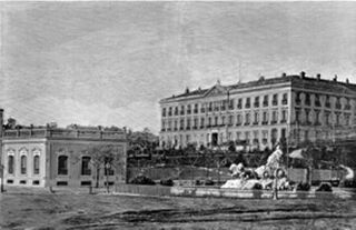 El Palacio de Buenavista, en un grabado de 1880. En primer término, se sitúa la Fuente de Cibeles, en su primitivo emplazamiento.