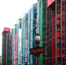 Centro cultural George Pompidou de Renzo Piano y Richard Rogers, París, Francia, 1977.