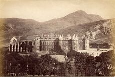 Una imagen del siglo XIX del Holyrood Palace visto desde Calton Hill.