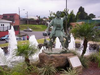 Estatua de Momotaro