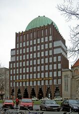 Oficinas y casa comercial de la editorial Madsack A. & Co. (Anzeigerhochaus), Hannover (1927-1928)
